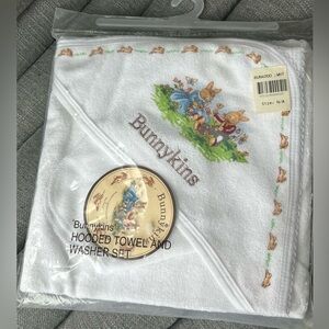 Royal Doulton Bunnykins Hooded Baby Towel - White with Pastel Bunny Motif